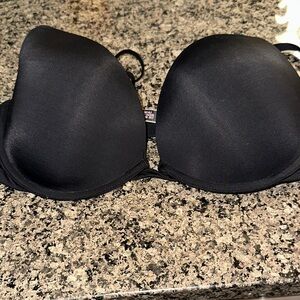 Victoria’s Secret padded plunge Elegant Black Women's Brasize 32DD like new